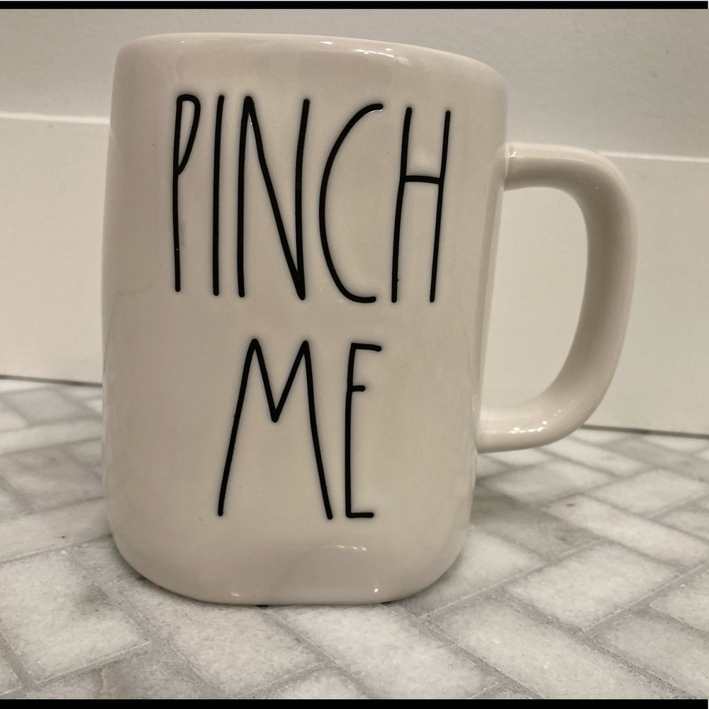 𝅺RAE DUNN PINCH ME MUG